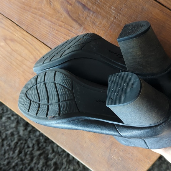 Clarks Block Heel Ankle Booties Size 6.5 - Picture 3 of 6